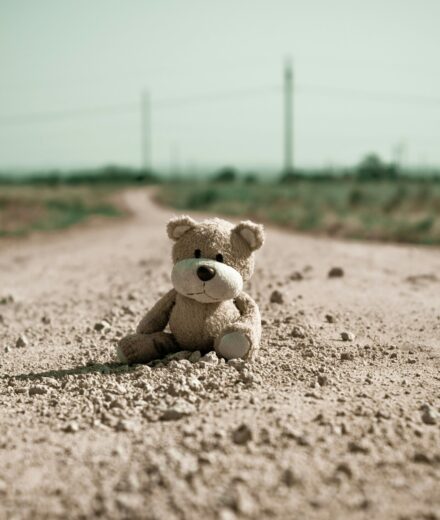 Not all adversity is equal: bullying, maltreatment, and persistent psychotic-like experiences